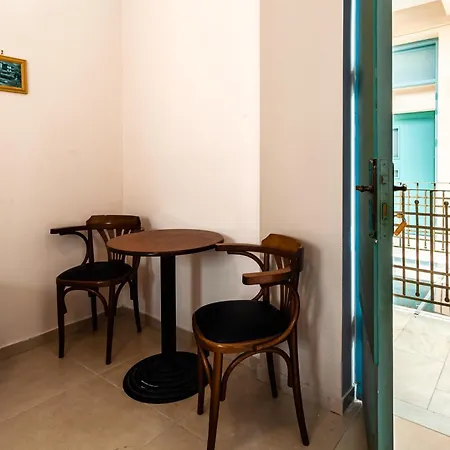 στούντιο στη στοά βαρβουτσή#6 Каламата