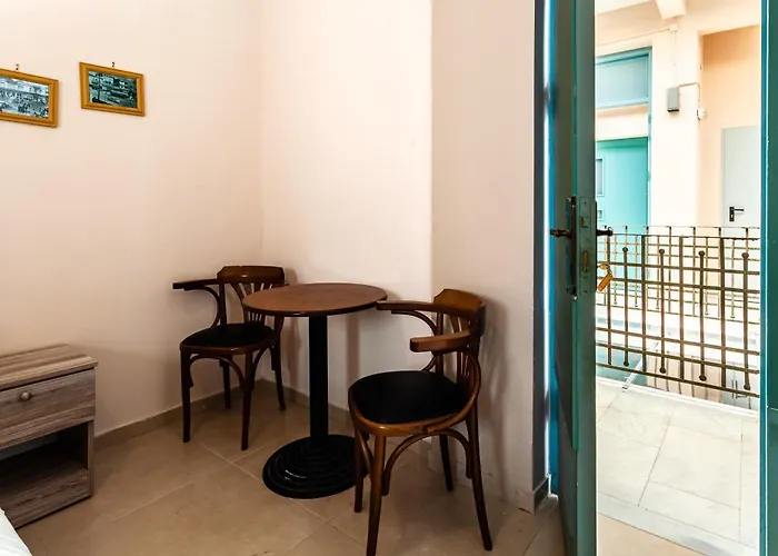 στούντιο στη στοά βαρβουτσή#6 Kalamata